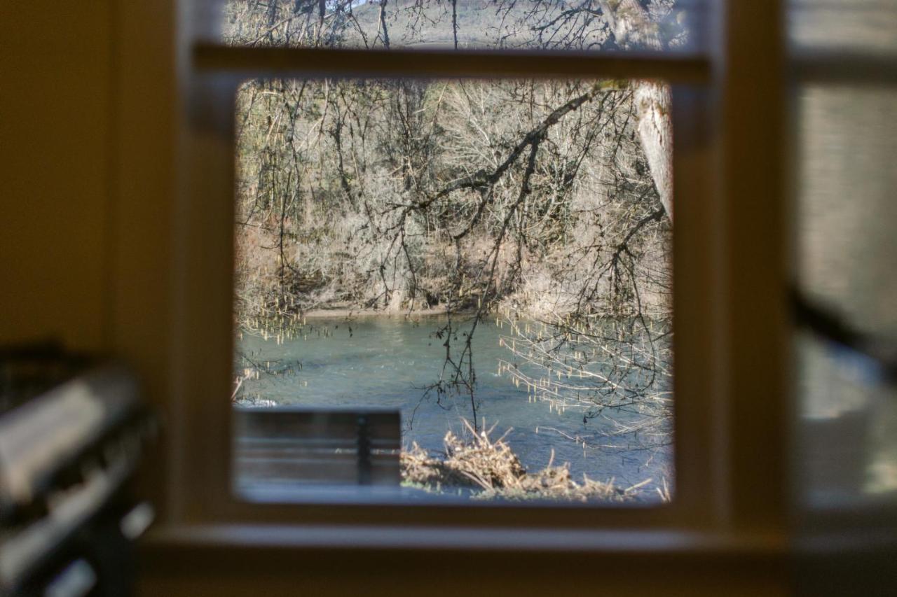 Waterfront River Apartments Rogue River المظهر الخارجي الصورة